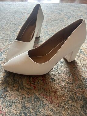 Classic Pointed Toe Block Heel Pumps - White